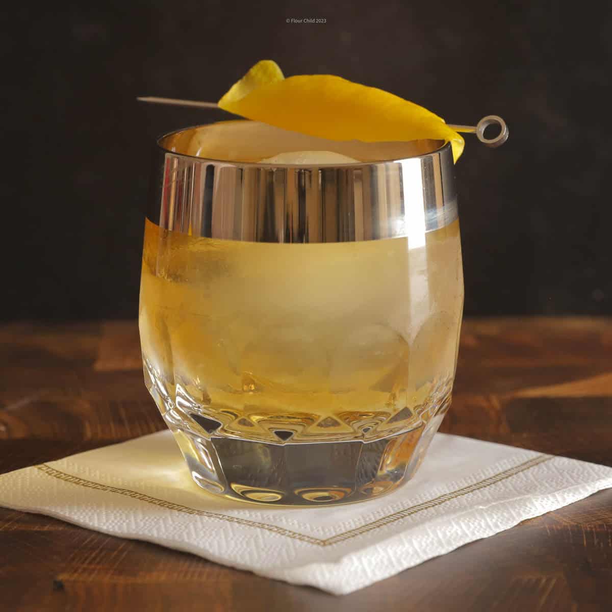 A nod to the Scottish Highlands, this cocktail combines single malt whisky, heather honey, fresh lemon juice, and a frothy egg white, topped with a dash of bitters.